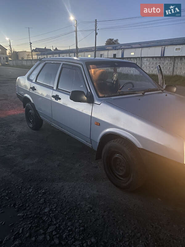Седан ВАЗ / Lada 21099 2005 в Львове