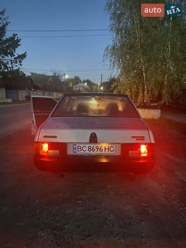Седан ВАЗ / Lada 21099 2005 в Львове