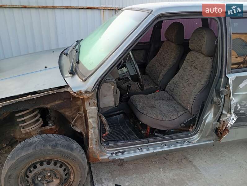 Седан ВАЗ / Lada 21099 2002 в Полтаве фото 2 Седан ВАЗ / Lada 21099 2002 в Полтаве