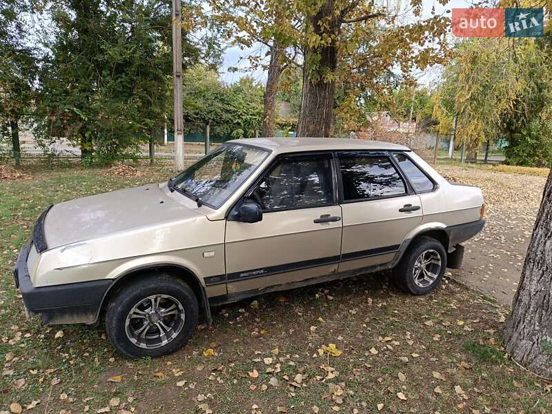 Седан ВАЗ / Lada 21099 2000 в Днепре