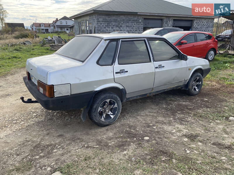Седан ВАЗ / Lada 21099 2004 в Ивано-Франковске