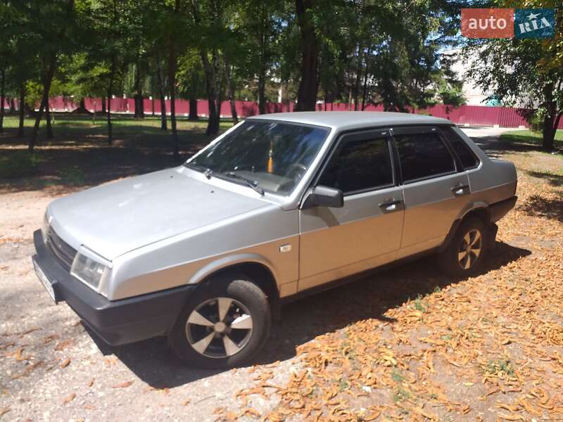 Седан ВАЗ / Lada 21099 2002 в Кривом Роге фото 4 Седан ВАЗ / Lada 21099 2002 в Кривом Роге