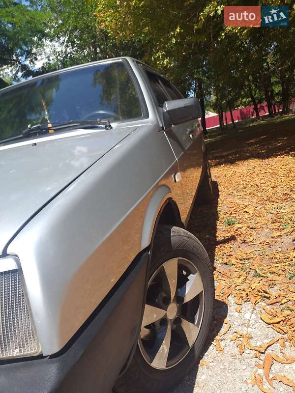 Седан ВАЗ / Lada 21099 2002 в Кривом Роге фото 11 Седан ВАЗ / Lada 21099 2002 в Кривом Роге