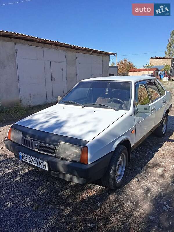 Седан ВАЗ / Lada 21099 2000 в Миколаєві