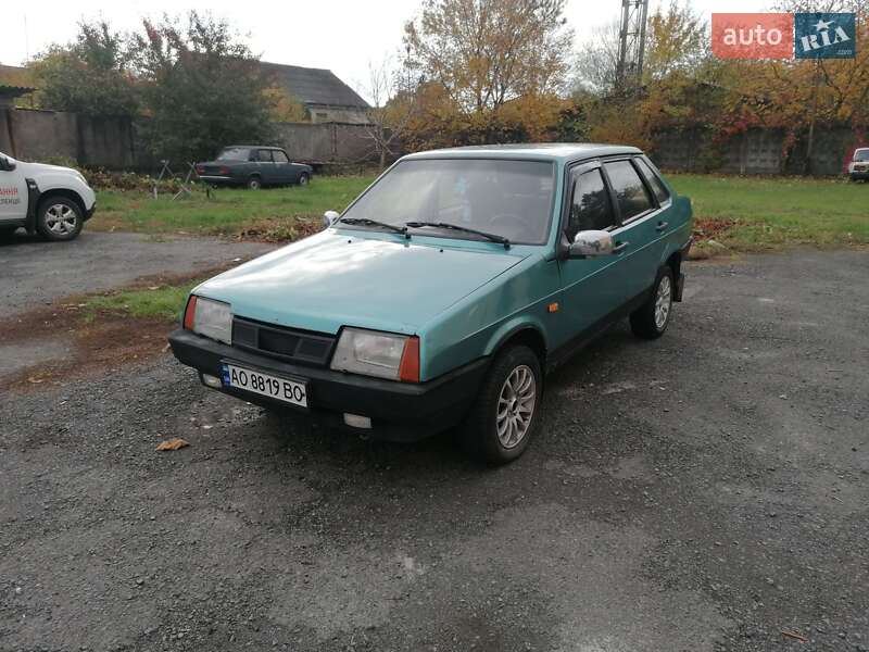Седан ВАЗ / Lada 21099 2000 в Сваляве