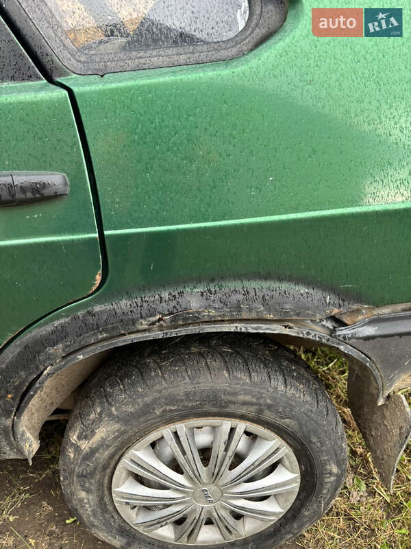 Седан ВАЗ / Lada 21099 2004 в Бориславі