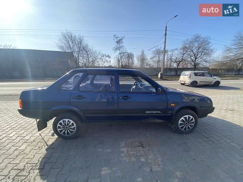 Седан ВАЗ / Lada 21099 2004 в Николаеве