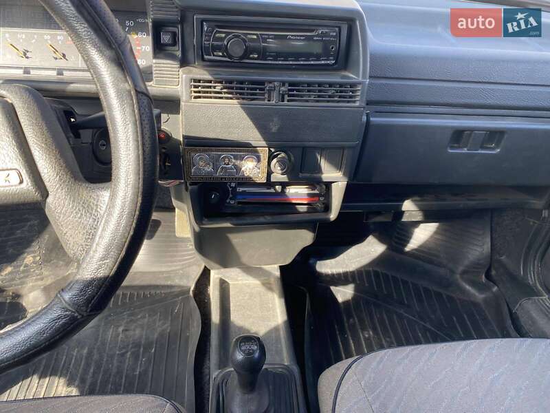 Седан ВАЗ / Lada 21099 2004 в Николаеве