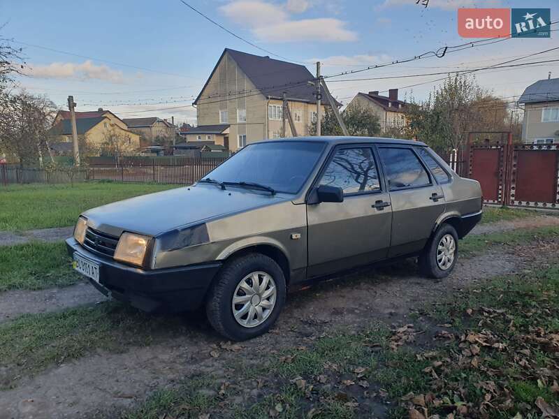 Седан ВАЗ / Lada 21099 2001 в Ивано-Франковске