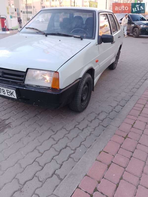 Седан ВАЗ / Lada 21099 2005 в Івано-Франківську