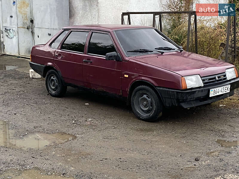Седан ВАЗ / Lada 21099 2000 в Ужгороді