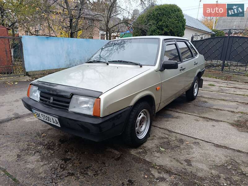 Седан ВАЗ / Lada 21099 2001 в Остроге фото 12 Седан ВАЗ / Lada 21099 2001 в Остроге