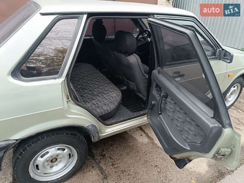 Седан ВАЗ / Lada 21099 2001 в Остроге фото 17 Седан ВАЗ / Lada 21099 2001 в Остроге