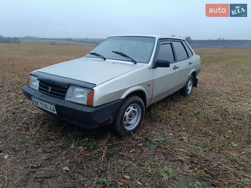 Седан ВАЗ / Lada 21099 2001 в Остроге фото 4 Седан ВАЗ / Lada 21099 2001 в Остроге