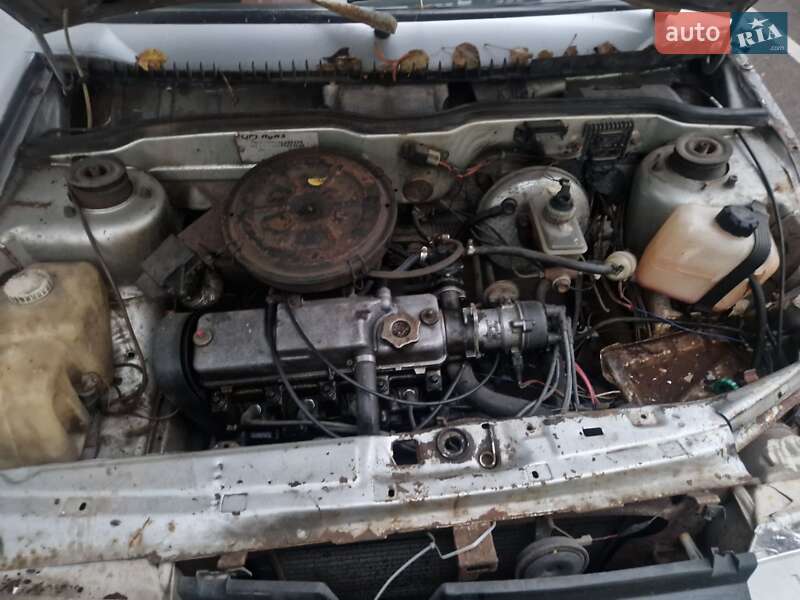 Седан ВАЗ / Lada 21099 2003 в Киеве