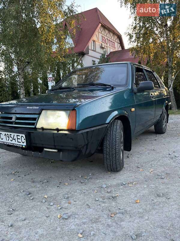 Седан ВАЗ / Lada 21099 2001 в Львове