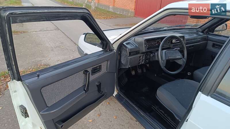 Седан ВАЗ / Lada 21099 2003 в Очакове фото 23 Седан ВАЗ / Lada 21099 2003 в Очакове