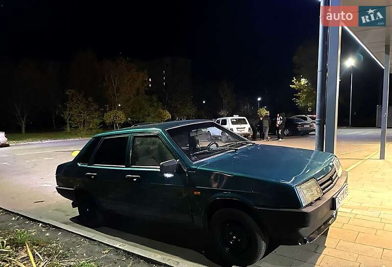 Седан ВАЗ / Lada 21099 2001 в Долинской