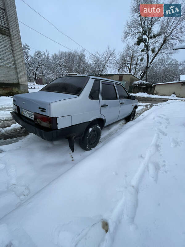 Седан ВАЗ / Lada 21099 2004 в Львове