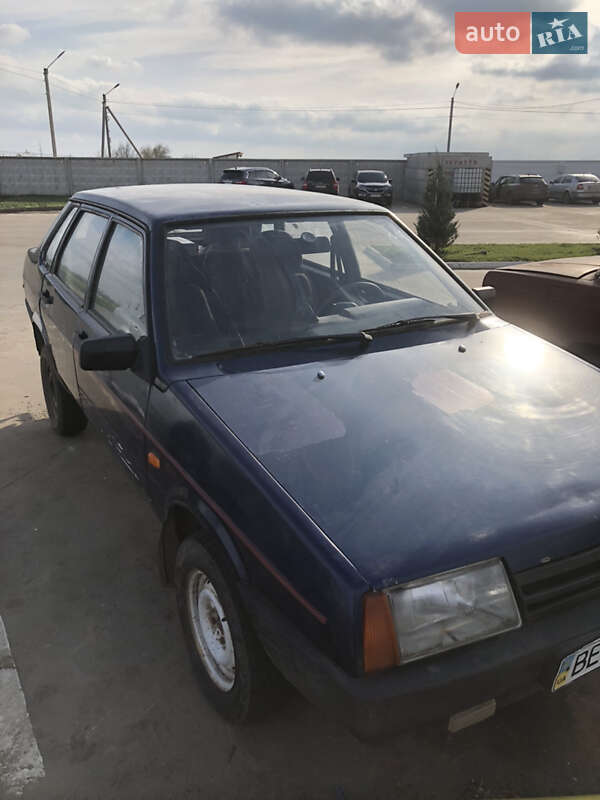 Седан ВАЗ / Lada 21099 2004 в Снигиревке