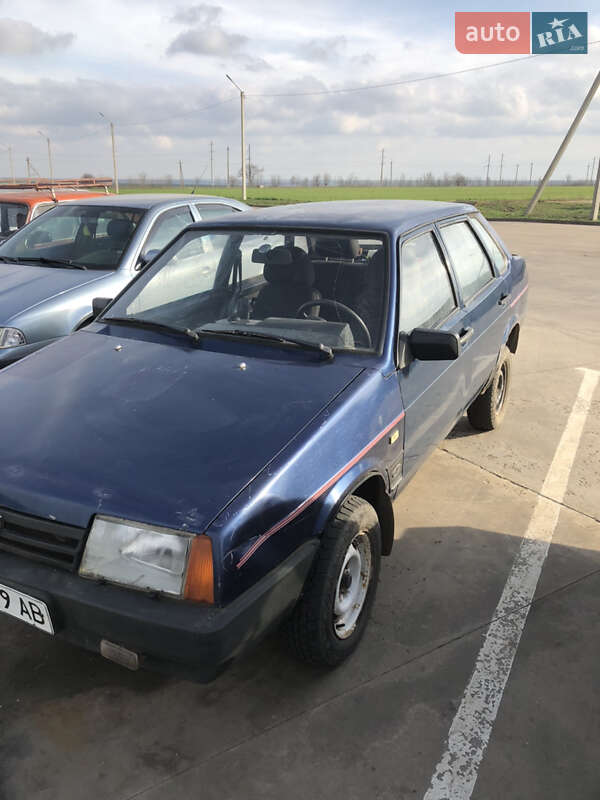 Седан ВАЗ / Lada 21099 2004 в Снигиревке