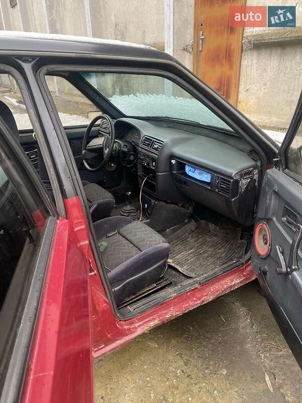 Седан ВАЗ / Lada 21099 1993 в Вараше