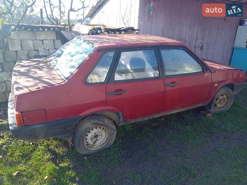 Седан ВАЗ / Lada 21099 1995 в Чернівцях