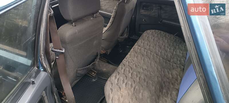 Седан ВАЗ / Lada 21099 2001 в Остроге