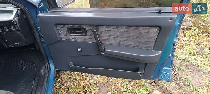 Седан ВАЗ / Lada 21099 2001 в Остроге