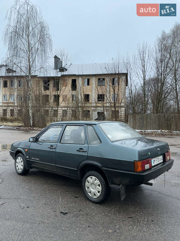 Седан ВАЗ / Lada 21099 2004 в Емильчине