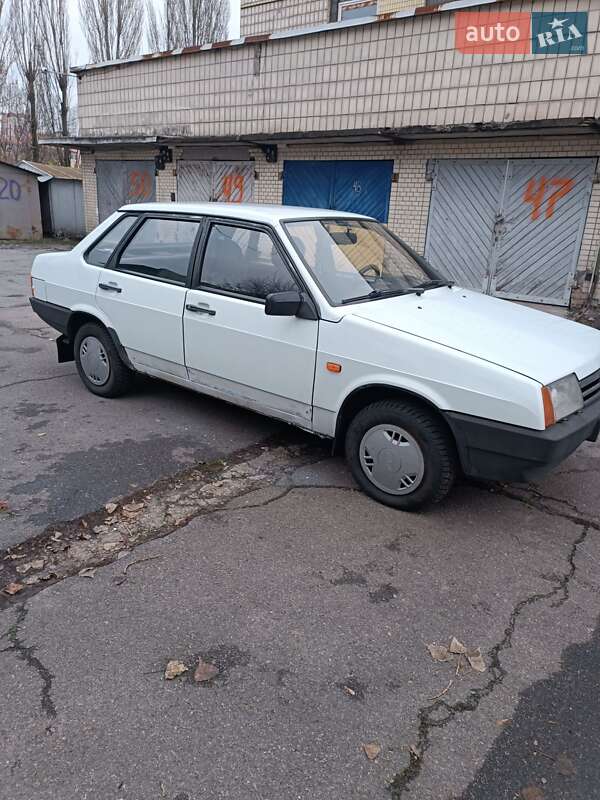 Седан ВАЗ / Lada 21099 2001 в Києві