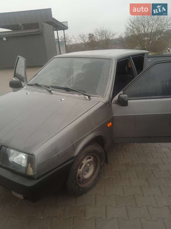 Седан ВАЗ / Lada 21099 1998 в Хотине фото 2 Седан ВАЗ / Lada 21099 1998 в Хотине