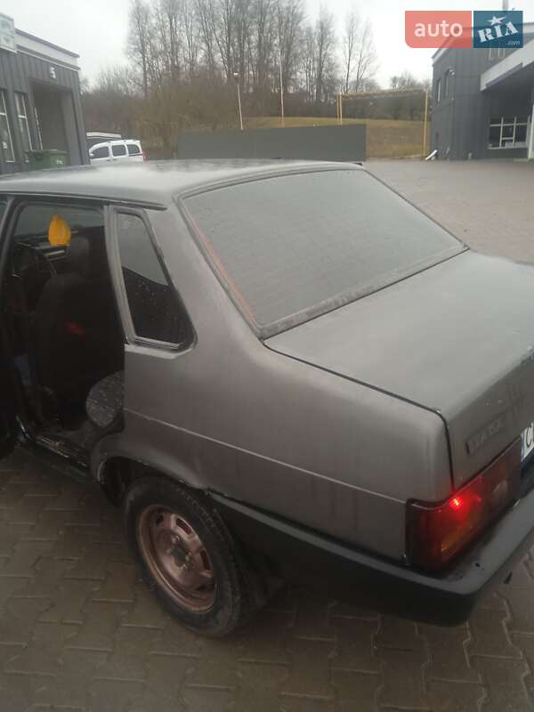 Седан ВАЗ / Lada 21099 1998 в Хотине фото 8 Седан ВАЗ / Lada 21099 1998 в Хотине
