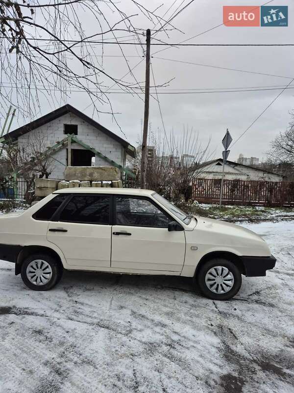 Седан ВАЗ / Lada 21099 1996 в Умани