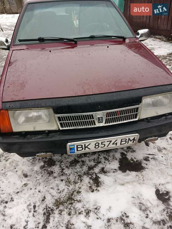 Седан ВАЗ / Lada 21099 2004 в Почаеве