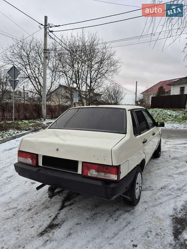 Седан ВАЗ / Lada 21099 1996 в Умани