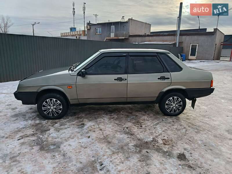 Седан ВАЗ / Lada 21099 2001 в Кривому Розі