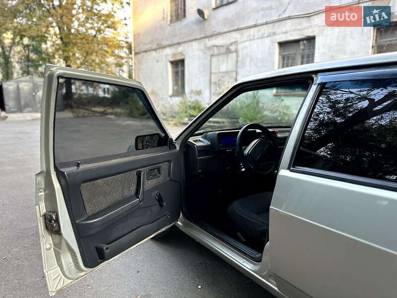 Седан ВАЗ / Lada 21099 2006 в Кривом Роге