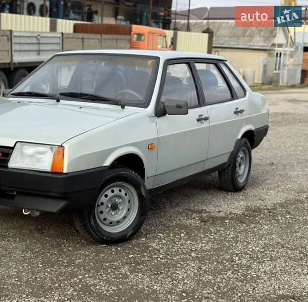 Седан ВАЗ / Lada 21099 2002 в Гусятине