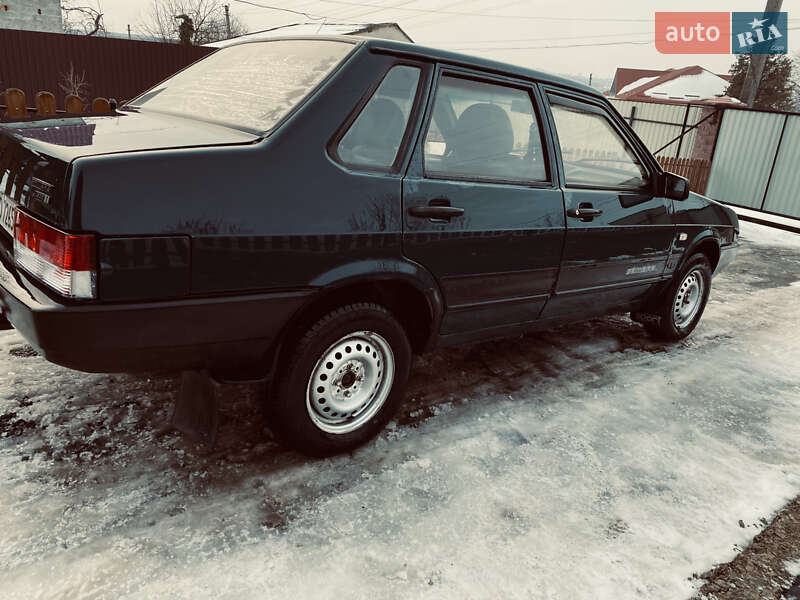 Седан ВАЗ / Lada 21099 2004 в Каменец-Подольском