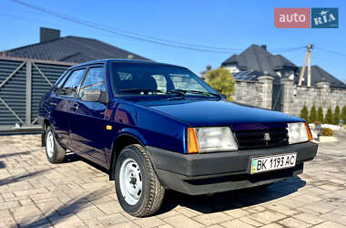 Седан ВАЗ / Lada 21099 2005 в Ровно
