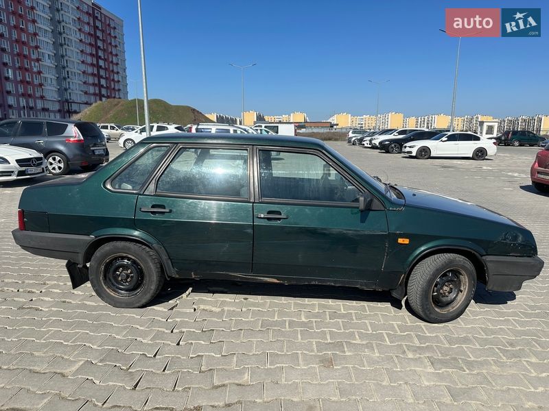 Седан ВАЗ / Lada 21099 2002 в Одессе