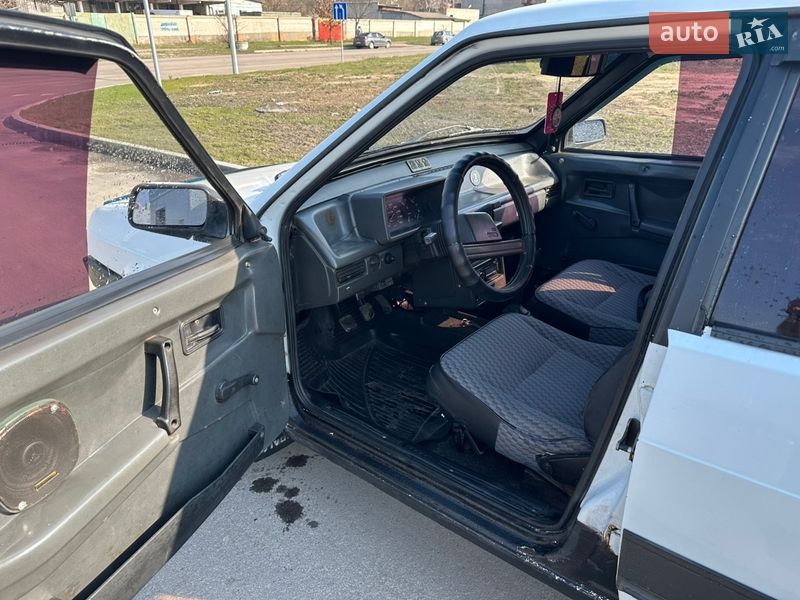 Седан ВАЗ / Lada 21099 1993 в Шостке
