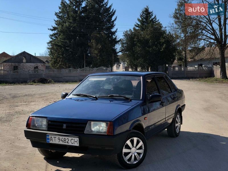 Седан ВАЗ / Lada 21099 2005 в Товсте