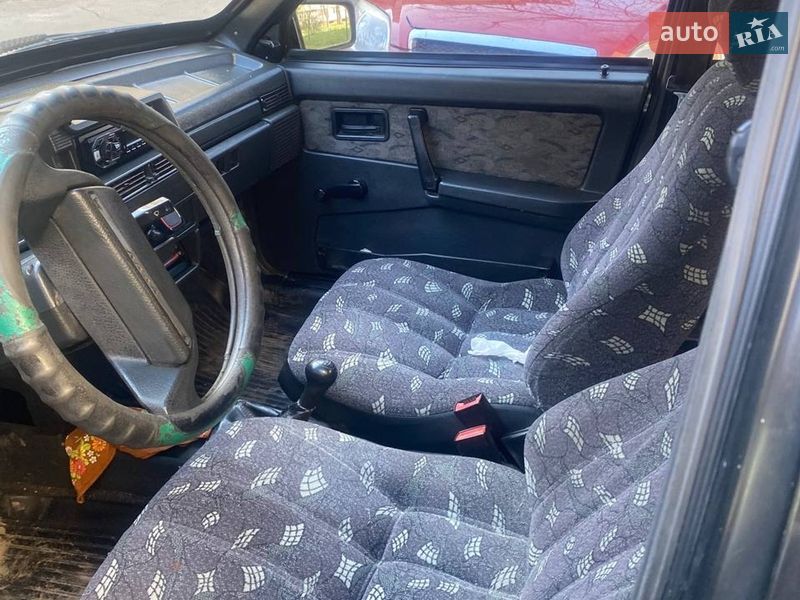 Седан ВАЗ / Lada 21099 2002 в Киеве