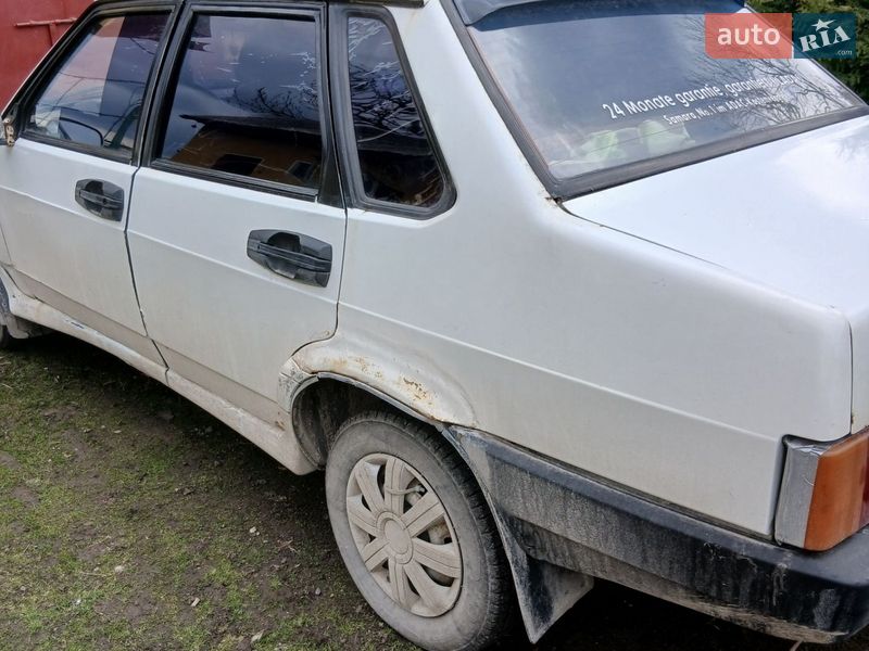 Седан ВАЗ / Lada 21099 2000 в Козове