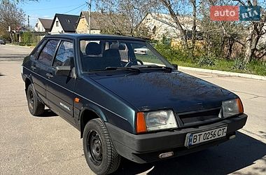Седан ВАЗ / Lada 21099 2004 в Херсоне