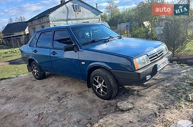 Седан ВАЗ 21099 2003 в Золочеве
