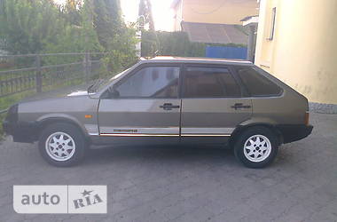 Хэтчбек ВАЗ 2109 1993 в 