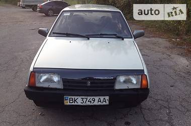 Хэтчбек ВАЗ / Lada 2109 2004 в Ровно